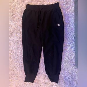 vuori black joggers